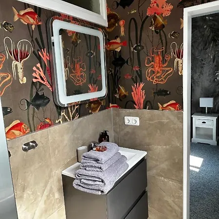 Apartament Traumhafter Altbaucharme In Zentraler Lage Kilonia